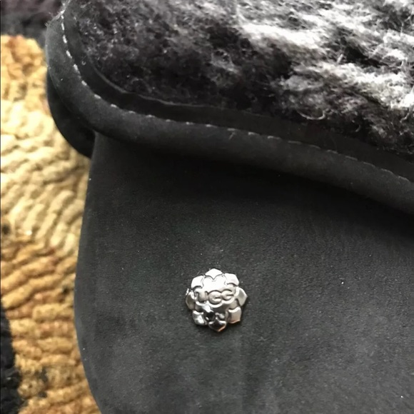 Ugg Suede Sherpa Cuff Ankle Boot Size/8 //SOLD// - Picture 2 of 7